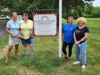 Gilda's Club volunteers