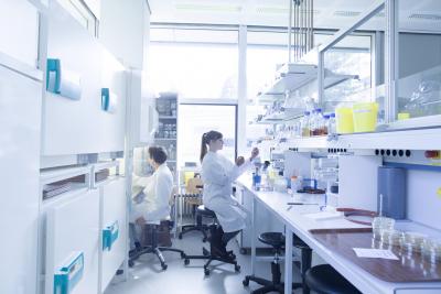Swabbing samples for microbes