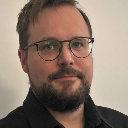 timo bragge headshot