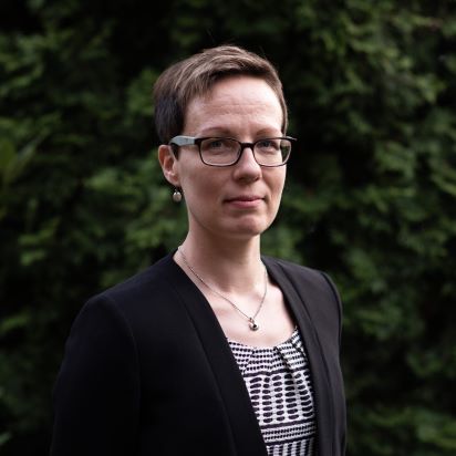 Joanna Uhari-Väänänen Headshot