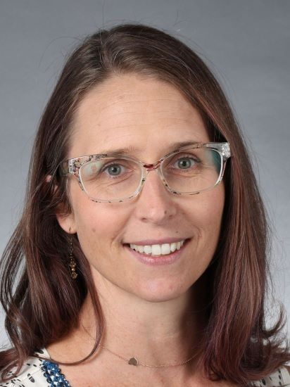liz nunamaker headshot