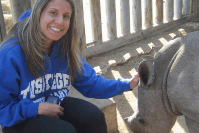 Veterinarian Dania Del Castillo-Pratts