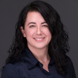 headshot of Amy Bennett